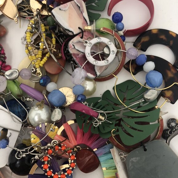 Earrings Lot Pairs Colorful Vintage To Now Craft Wear - Picture 13 of 13